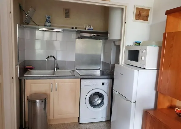 Apartamento T2 à 50m De La Avec Balcon Et Parking – Argelès-sur-mer - Fr-1-388-43 *