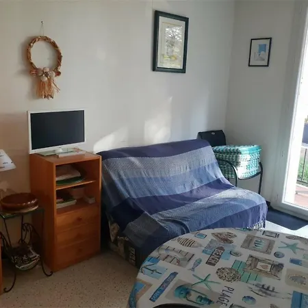 Apartment T2 A 50m De La Avec Balcon Et Parking - - Fr-1-388-43 *