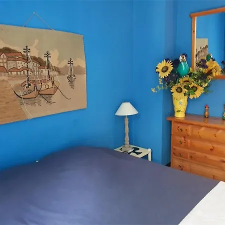 Apartment T2 A 50m De La Avec Balcon Et Parking - - Fr-1-388-43