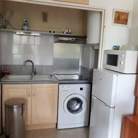 Apartment T2 A 50m De La Avec Balcon Et Parking - - Fr-1-388-43 *